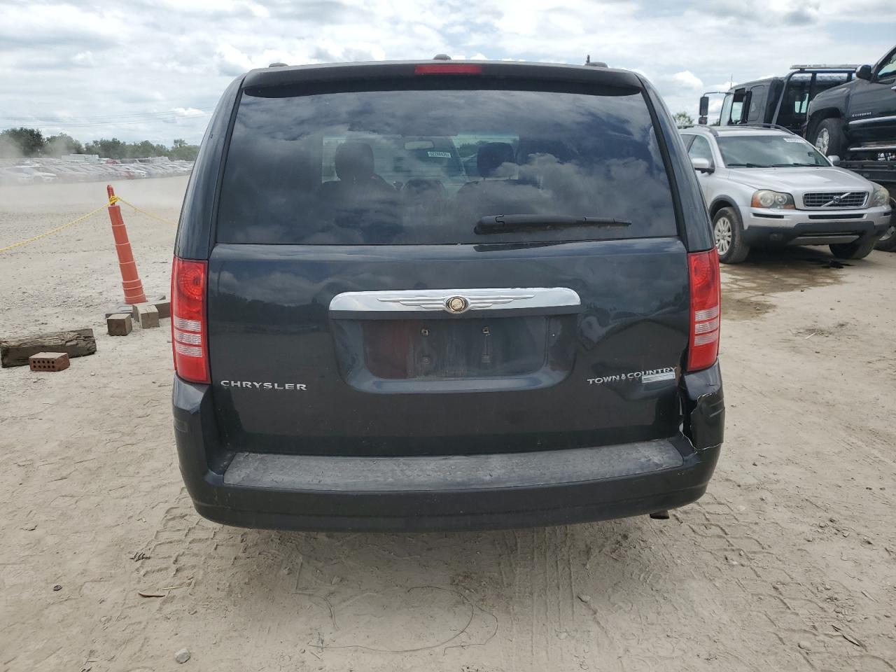 2010 Chrysler Town & Country Touring VIN: 2A4RR5D11AR243430 Lot: 62012025