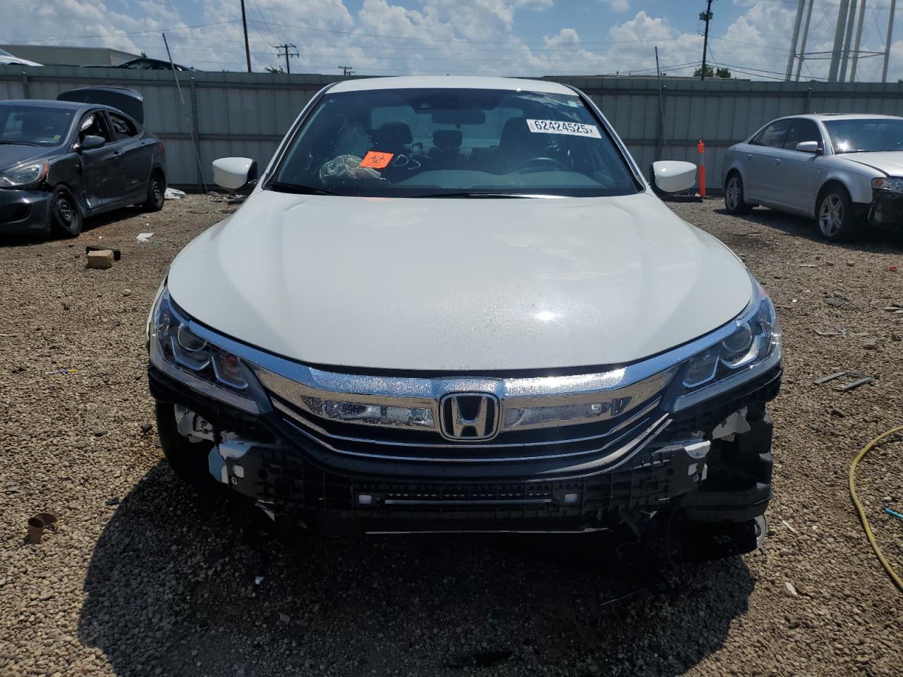 HONDA ACCORD 2017 VIN 1HGCR2F64HA082834 фото 5