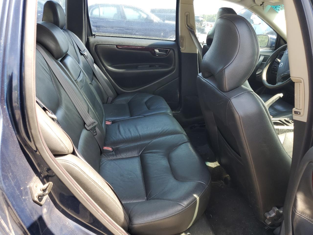 2004 Volvo V70 VIN: YV1SW61T242387755 Lot: 62177825