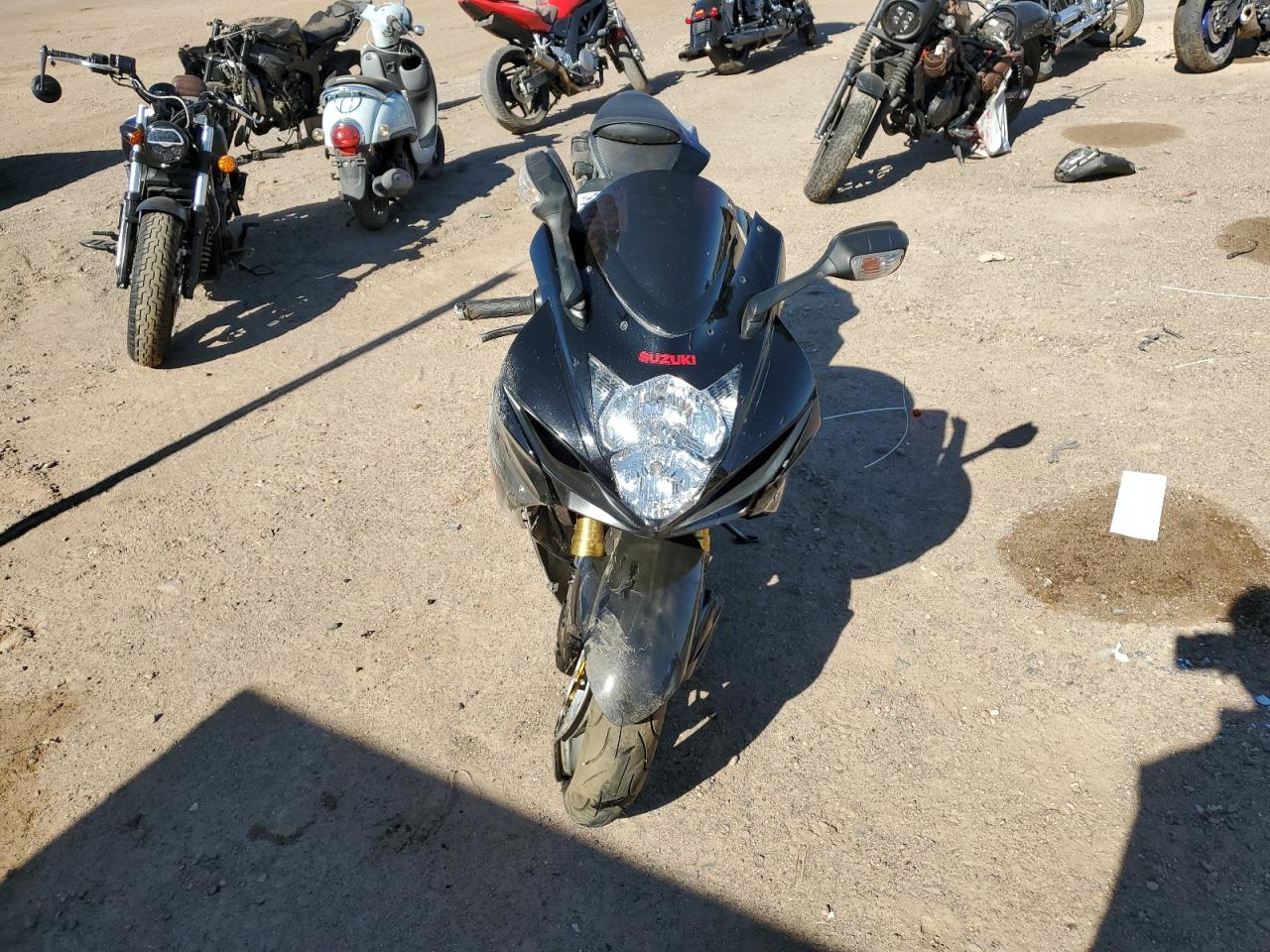 SUZUKI GSXR750 2018 VIN JS1GR7MA4J2100179 photo 2
