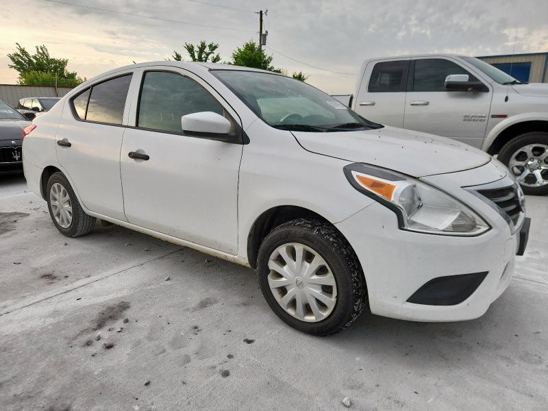  NISSAN VERSA 2018 White