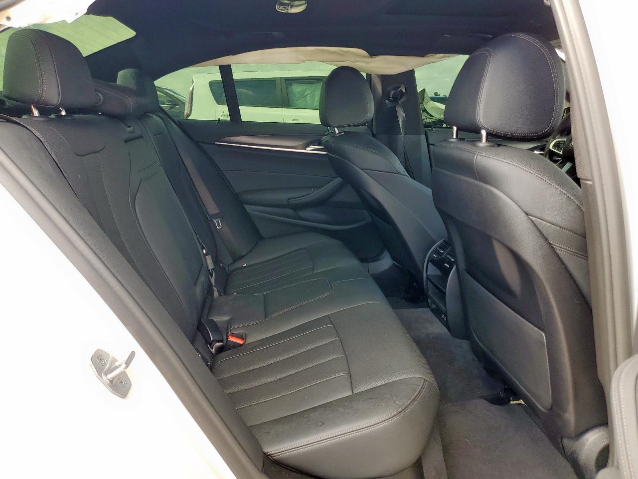 BMW 5 SERIES 2022 VIN WBA53BH03NCJ21136 фото 10
