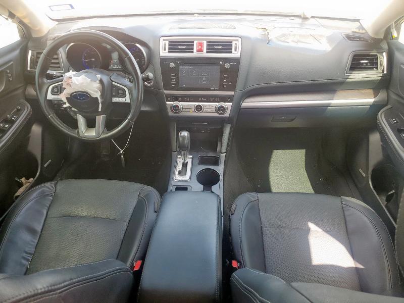  SUBARU OUTBACK 2017 Czarny