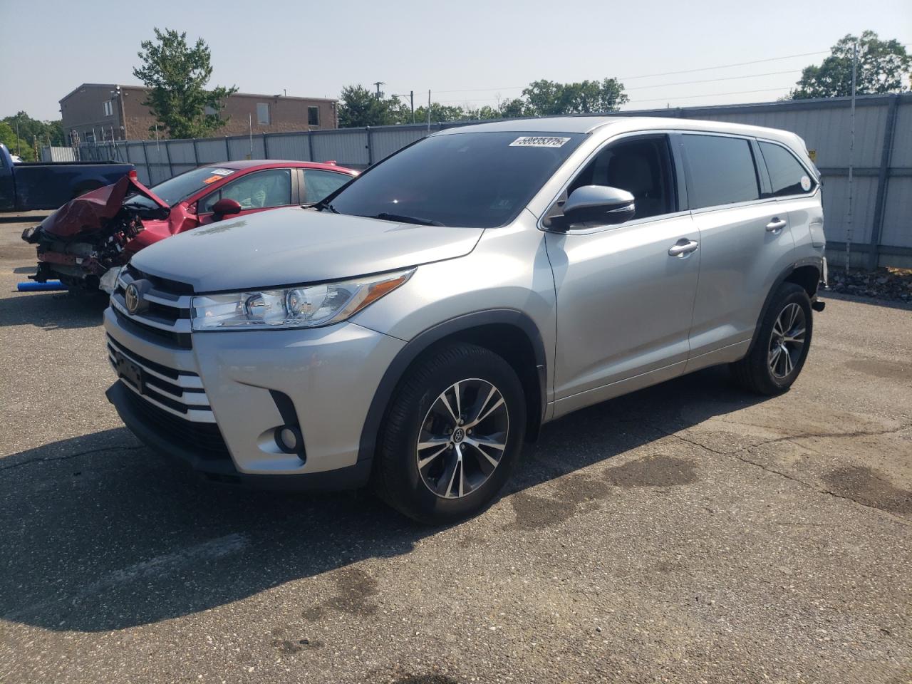 2018 Toyota Highlander Le იყიდება Glassboro-ში, NJ - Rear End