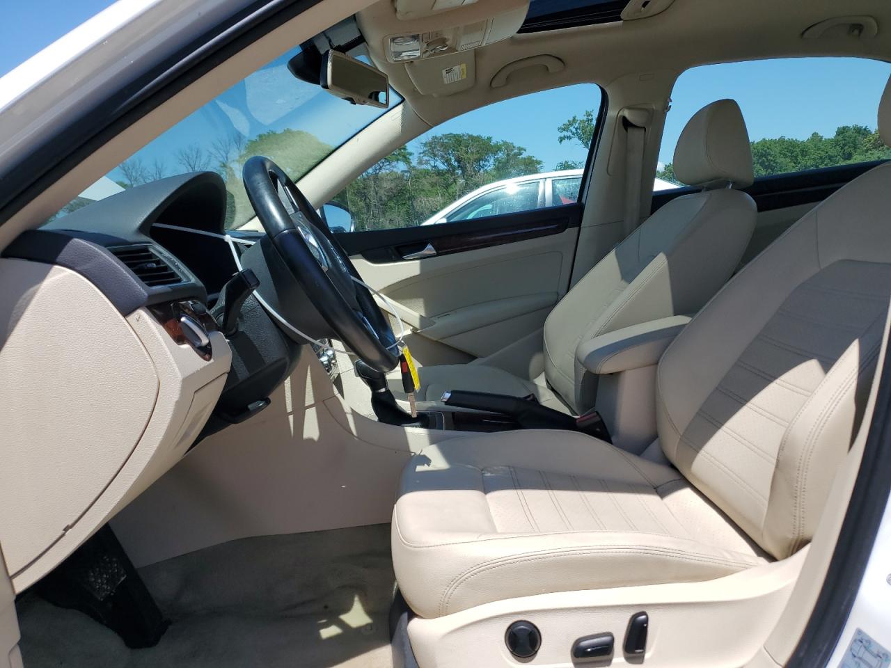 2012 Volkswagen Passat Sel VIN: 1VWCH7A30CC033135 Lot: 62585765