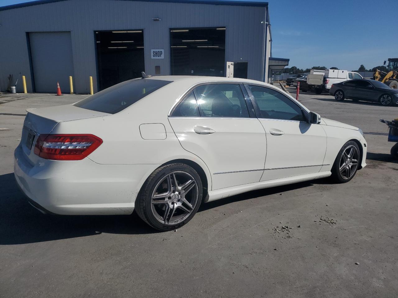 MERCEDES-BENZ E-CLASS 2011 VIN WDDHF5GB2BA504848 zdjęcie 3