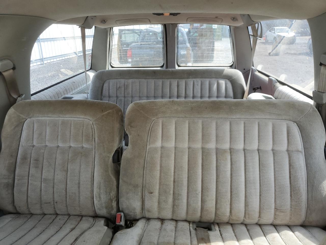 1994 Chevrolet Suburban K1500 VIN: 1GNFK16KXRJ339804 Lot: 61027835