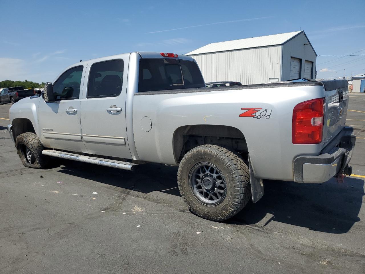 CHEVROLET ALL Models 2012 VIN 1GC1KYC83CF239736 photo 2