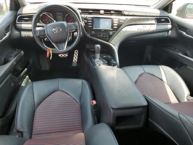  TOYOTA CAMRY 2020 Czerwony
