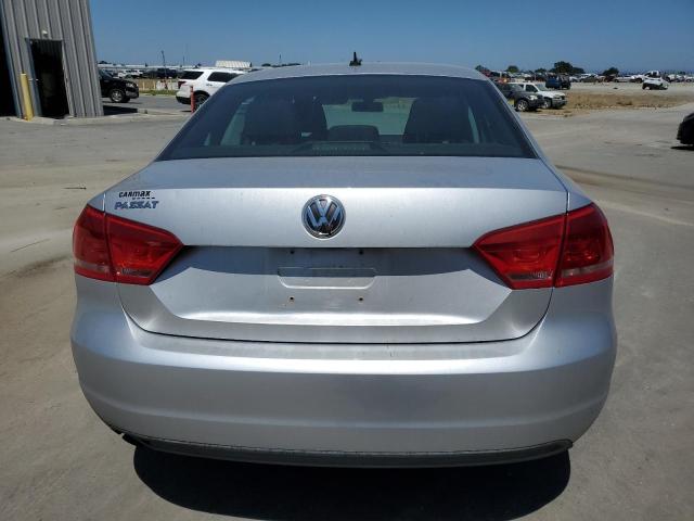  VOLKSWAGEN PASSAT 2013 Srebrny