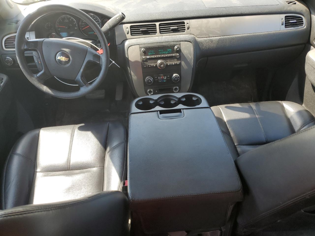 2011 Chevrolet Suburban C1500 VIN: 1GNSC5E02BR229713 Lot: 61527225