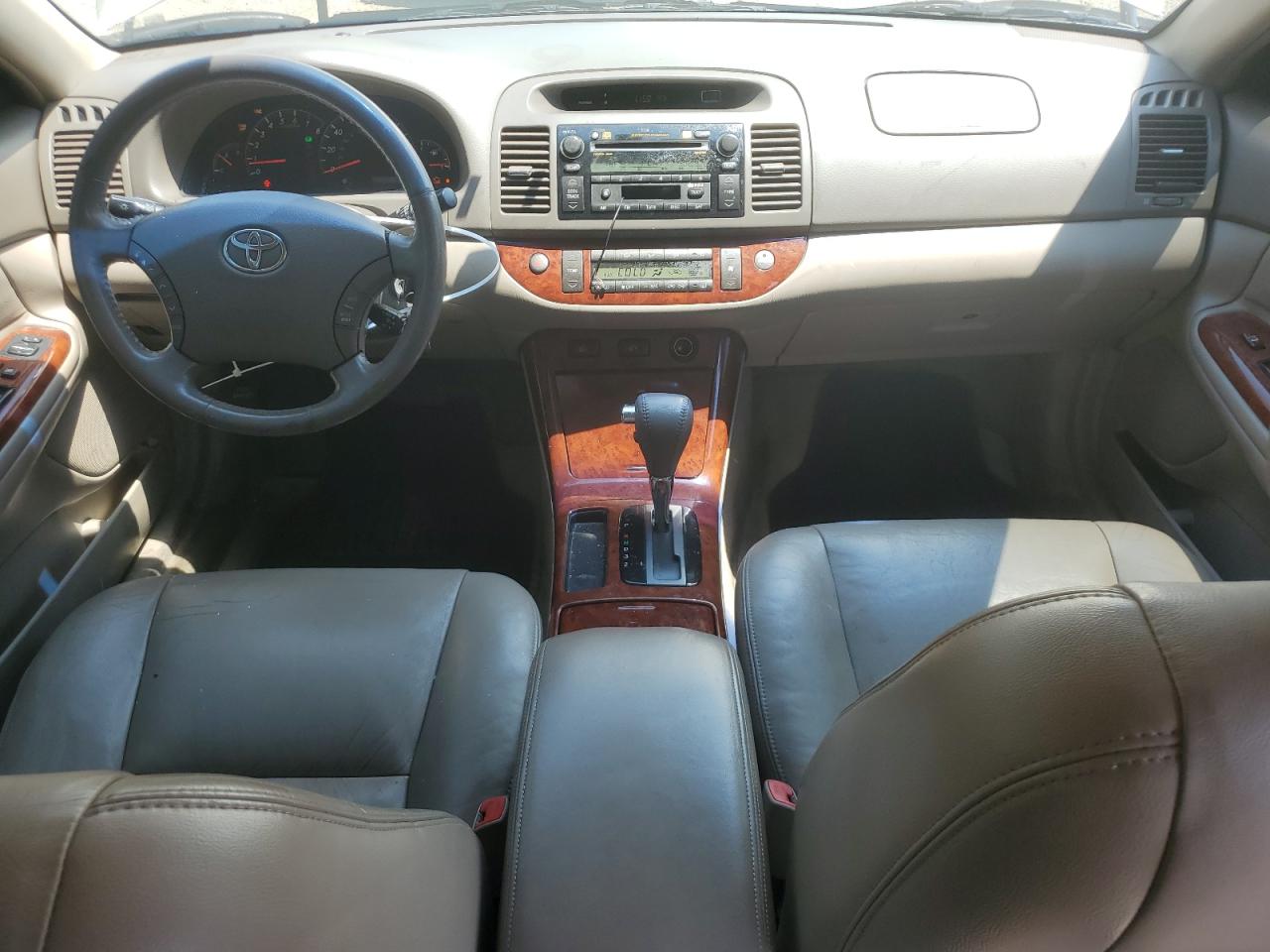 2005 Toyota Camry Le VIN: 4T1BF30K75U610385 Lot: 62464535