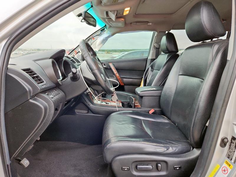  TOYOTA HIGHLANDER 2013 Srebrny