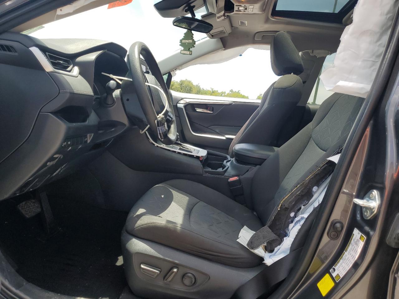 2020 Toyota Rav4 Xle VIN: 2T3W1RFV3LW063897 Lot: 60565995