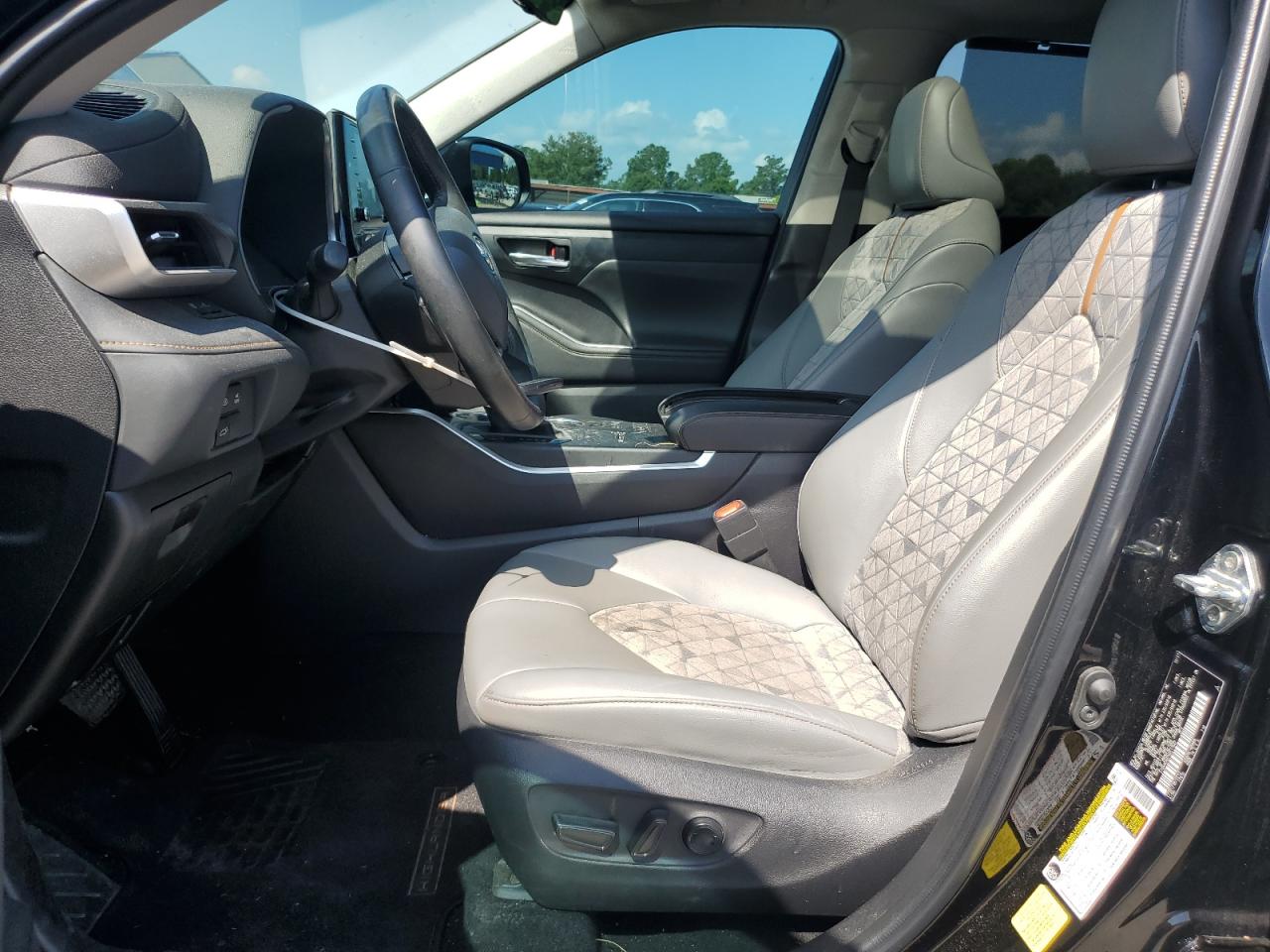 2022 Toyota Highlander Hybrid Xle VIN: 5TDAARAH7NS511607 Lot: 61696985