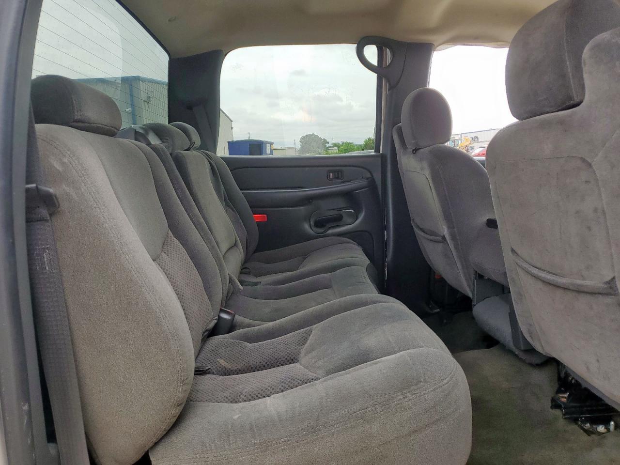 2005 GMC New Sierra C1500 VIN: 2GTEC13T451262818 Lot: 60658725