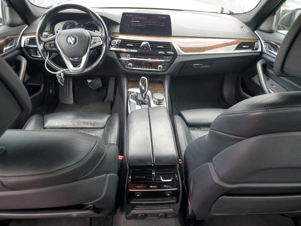 Фото: WBAJA7C33HG906322 - 8