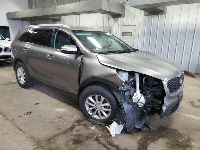  KIA SORENTO 2017 Srebrny