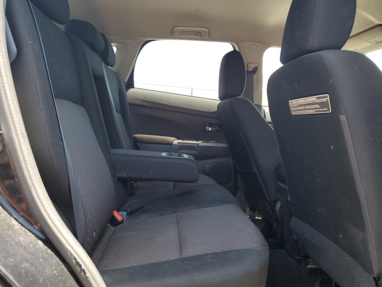 2018 Mitsubishi Outlander Sport Es VIN: JA4AR3AU5JZ009913 Lot: 62166305