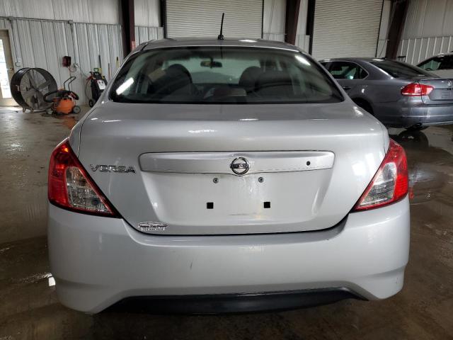  NISSAN VERSA 2017 Silver