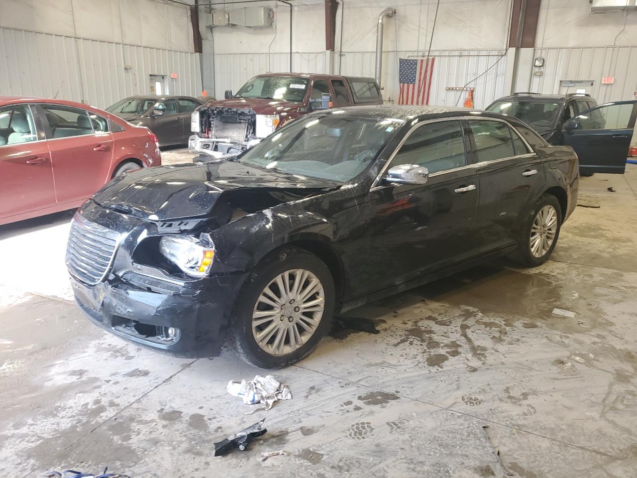 2013 Chrysler 300C იყიდება Franklin-ში, WI - Front End