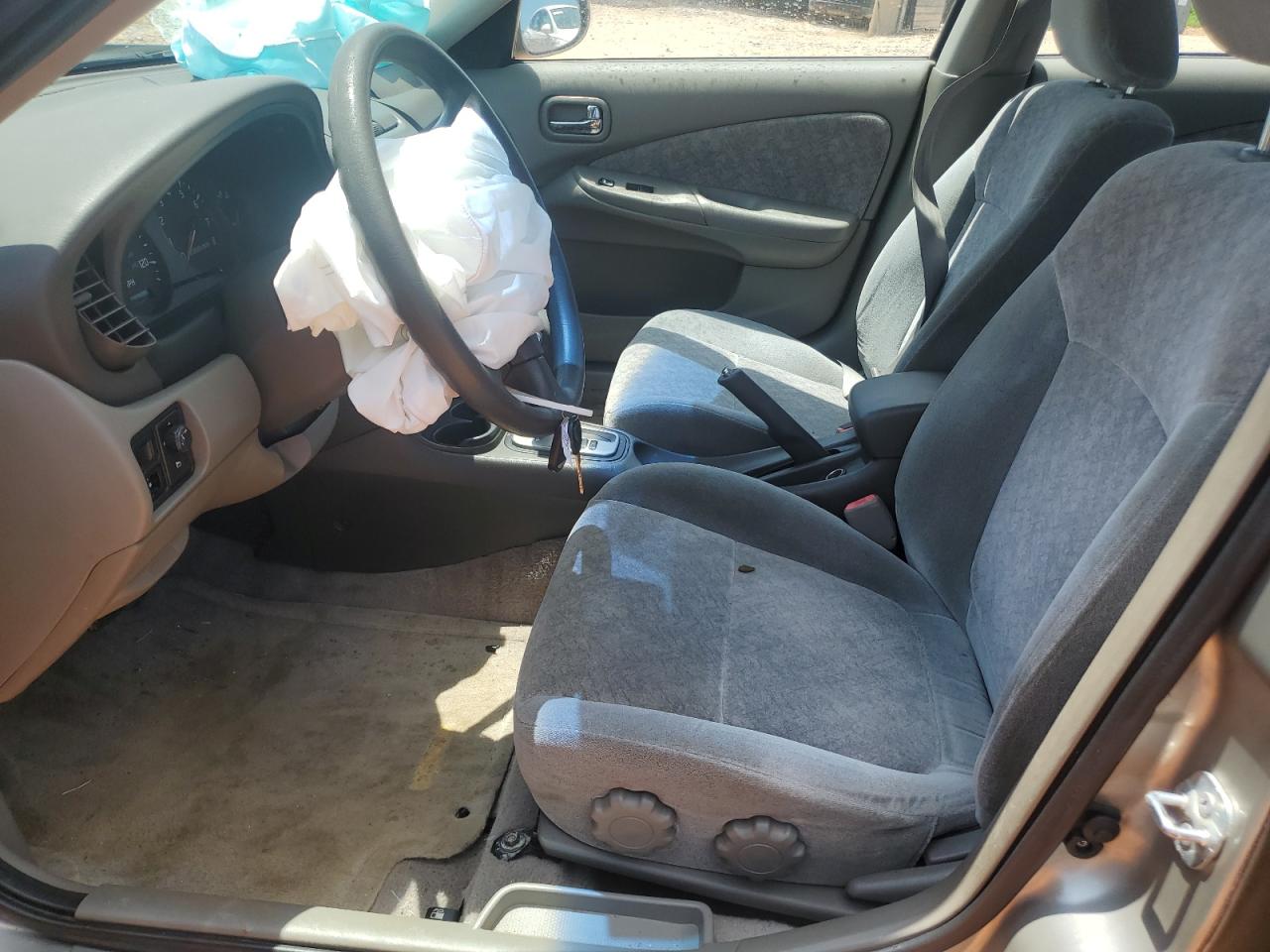 2000 Nissan Sentra Base VIN: 3N1CB51D1YL344637 Lot: 61230975