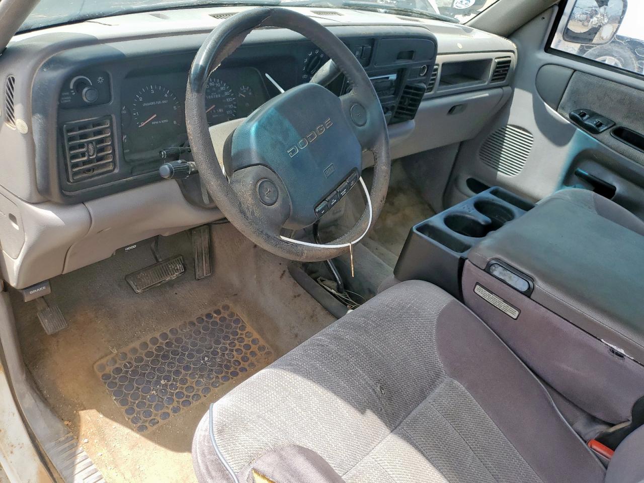 1994 Dodge Ram 1500 VIN: 1B7HF16Z8RS667395 Lot: 61847055