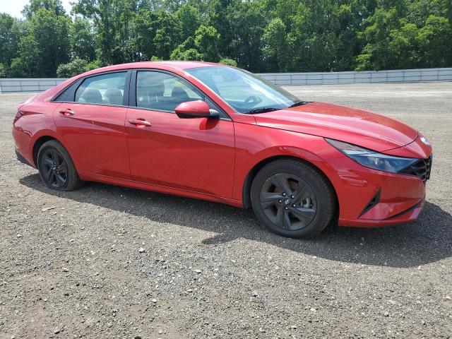  HYUNDAI ELANTRA 2022 Красный