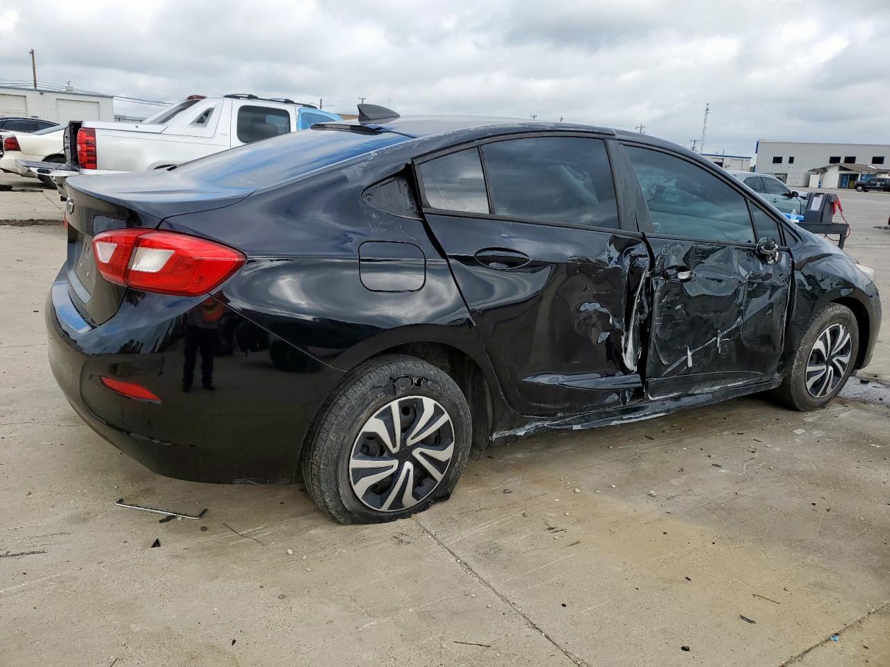 CHEVROLET CRUZE 2018 VIN 1G1BC5SM1J7125491 zdjęcie 3