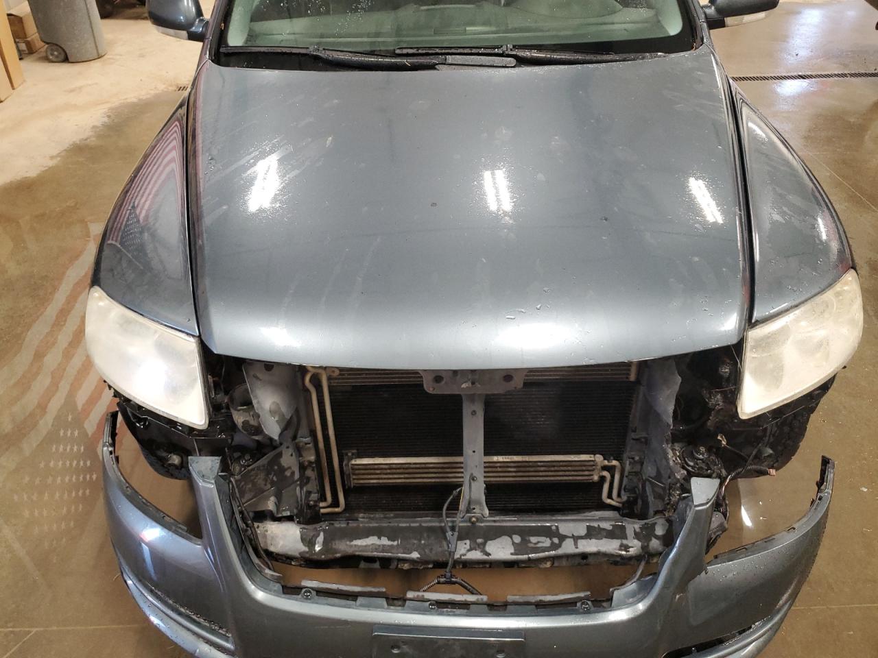 2004 Volkswagen Touareg 3.2 VIN: WVGBC67LX4D003386 Lot: 62367235