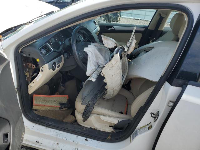 Седани VOLKSWAGEN JETTA 2012 Білий