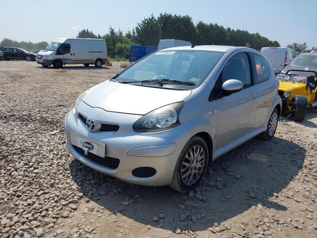 TOYOTA AYGO PLATI 2010