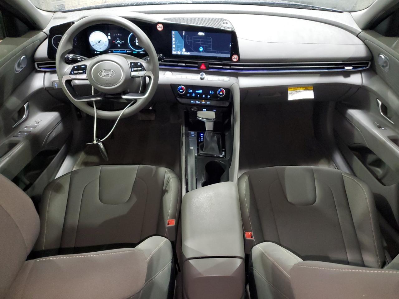 HYUNDAI ELANTRA 2024 VIN KMHLM4DG2RU769360 zdjęcie 8