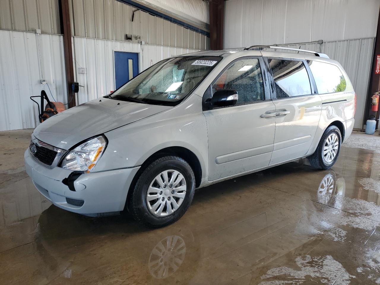 West Mifflin, PA에서 판매 중인 2012 Kia Sedona Lx - Front End