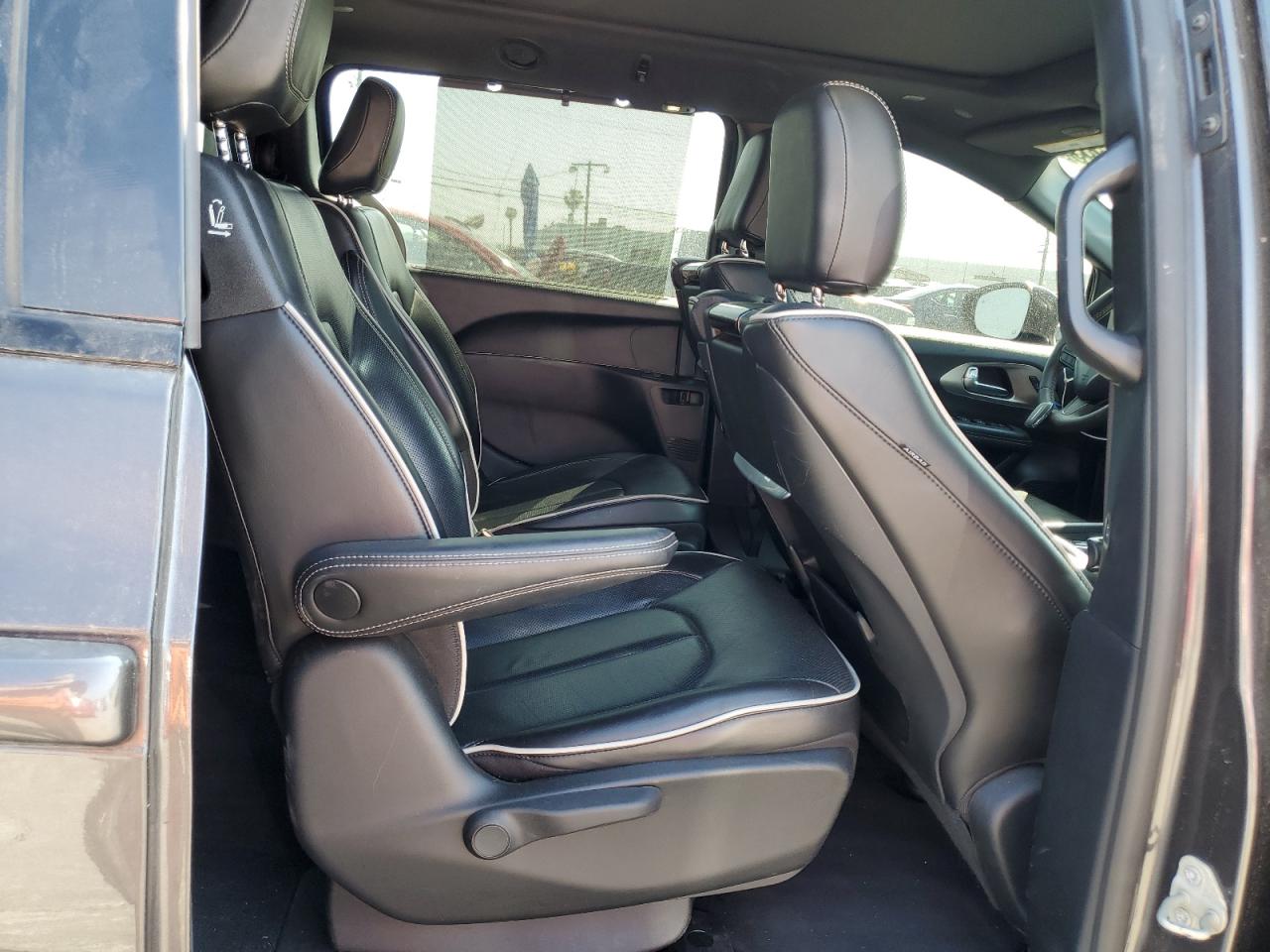 2023 Chrysler Pacifica Hybrid Limited VIN: 2C4RC1S78PR584467 Lot: 60877505