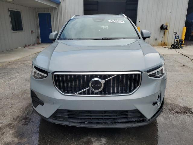  VOLVO XC40 CORE 2024 Серый
