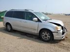 2010 Chrysler Town & Country Touring   للبيع في Elgin، IL - Front End