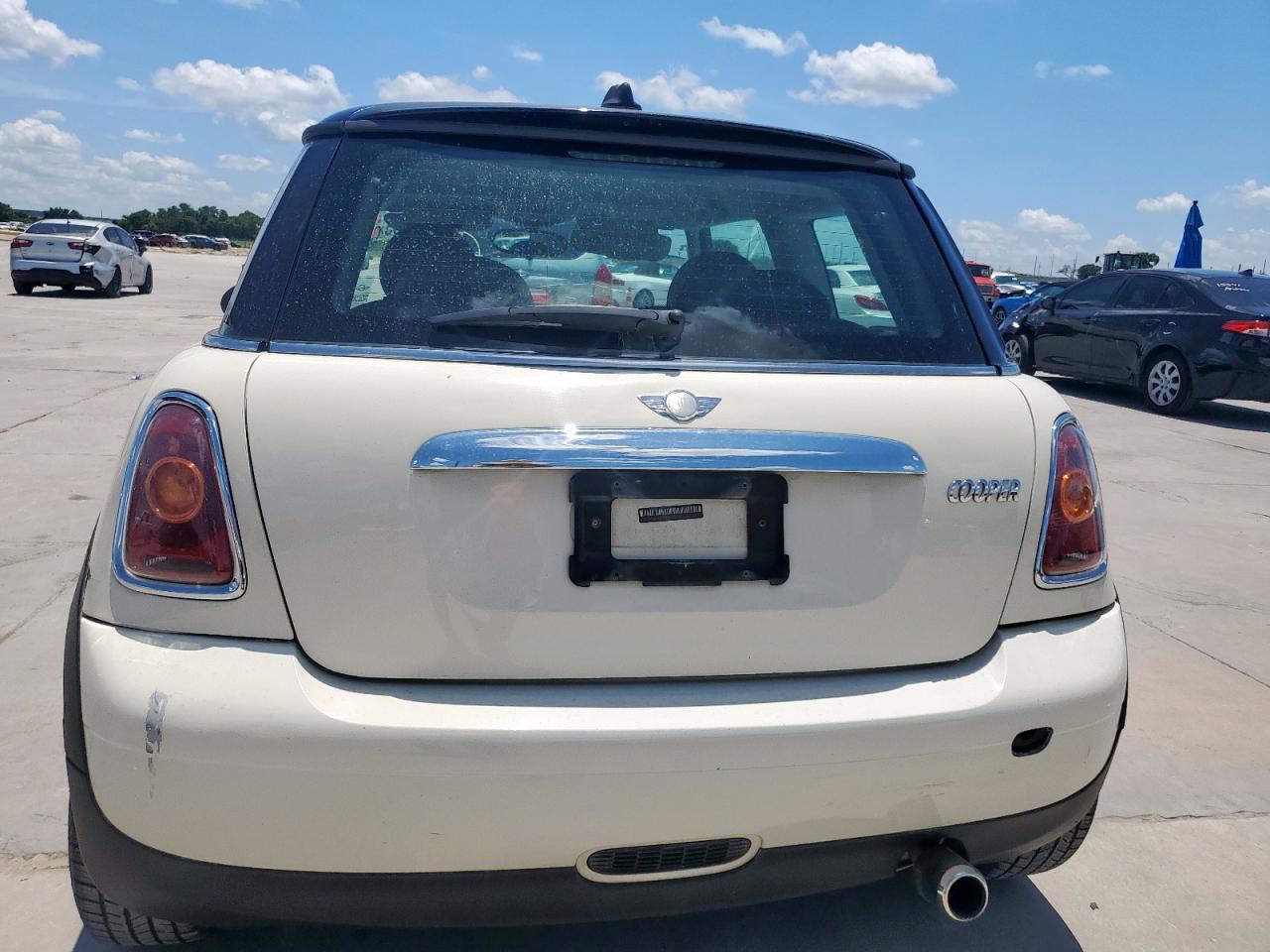 2010 Mini Cooper VIN: WMWMF3C52ATZ66811 Lot: 62948155