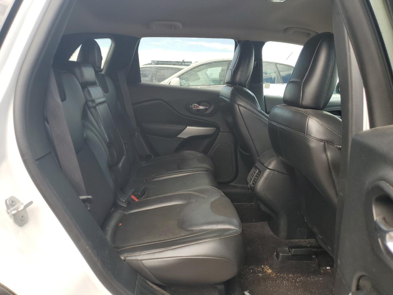 2018 Jeep Cherokee Latitude Plus VIN: 1C4PJMLB3JD570522 Lot: 62199995