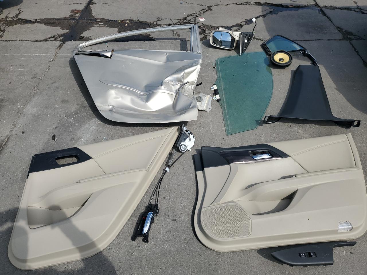 HONDA ACCORD 2016 VIN 1HGCR3F81GA015954 zdjęcie 12