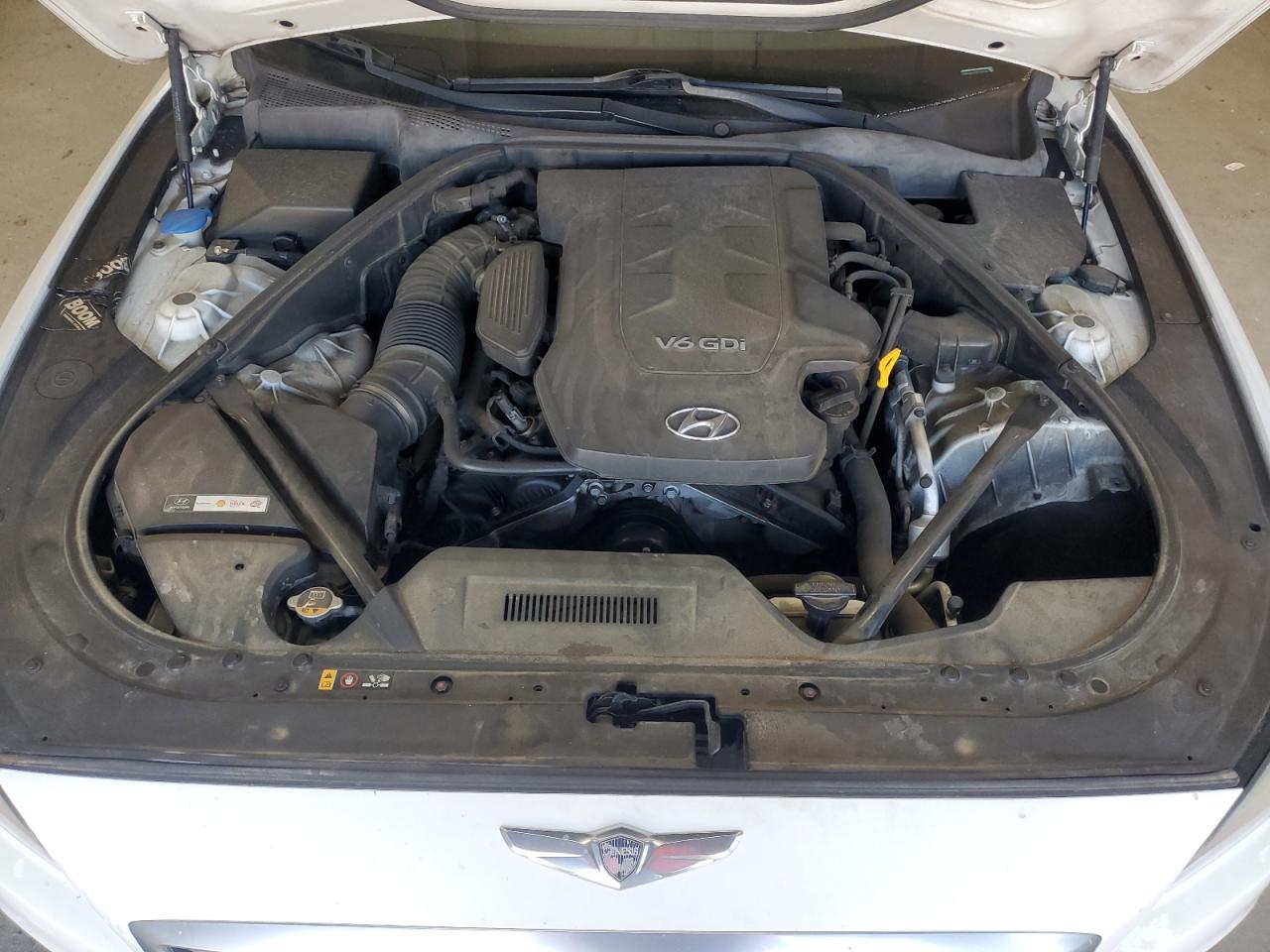 2015 Hyundai Genesis 3.8L VIN: KMHGN4JE8FU040048 Lot: 62405815