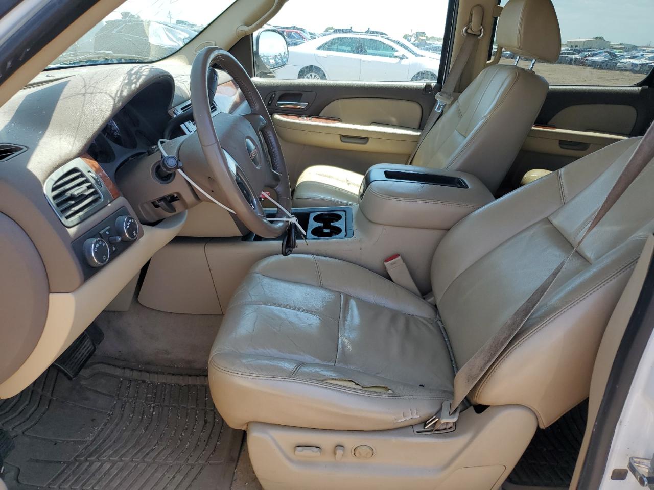 2007 GMC Yukon Xl K1500 VIN: 1GKFK16317R240146 Lot: 62590575