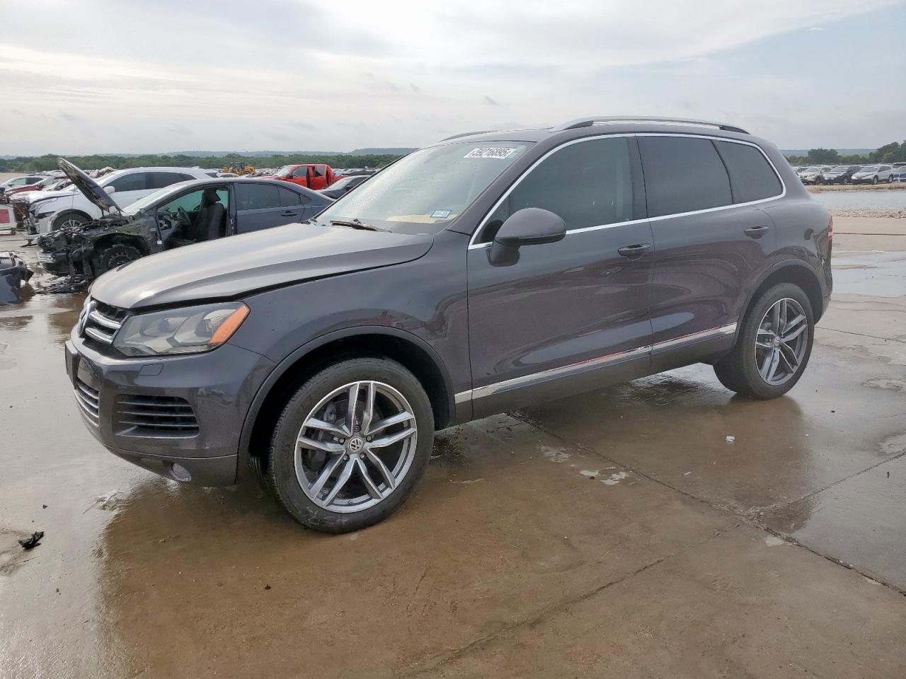 2013 Volkswagen Touareg V6 Tdi for Sale in Grand Prairie, TX - Hail