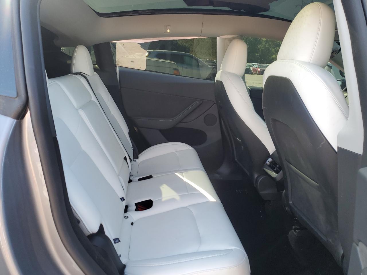 TESLA MODEL Y 2024 VIN 7SAYGDEE8RA306842 фото 11