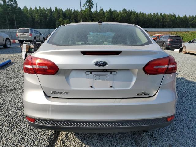  FORD FOCUS 2015 Srebrny