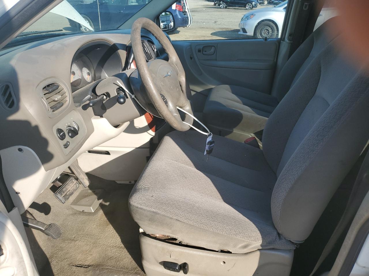 2005 Chrysler Town & Country Lx VIN: 2C4GP44RX5R586505 Lot: 62145725