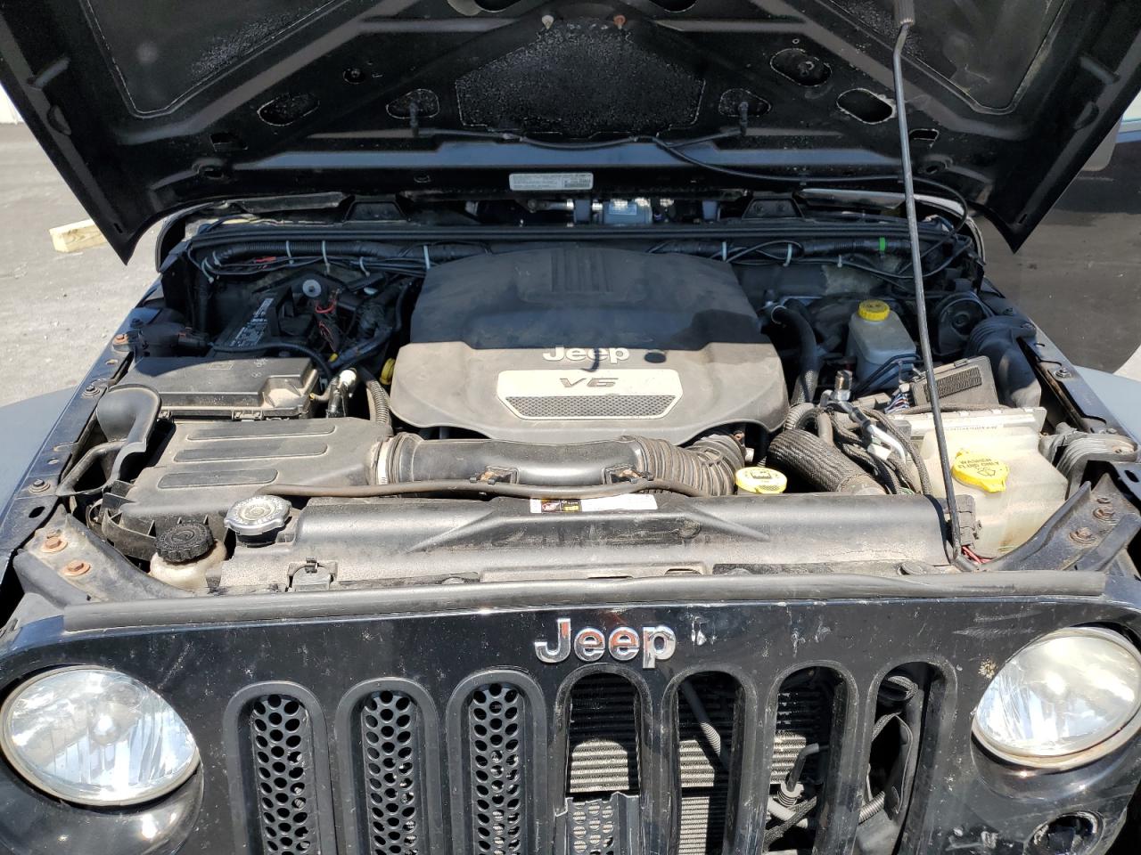 2014 Jeep Wrangler Sport VIN: 1C4AJWAG2EL113843 Lot: 62771115