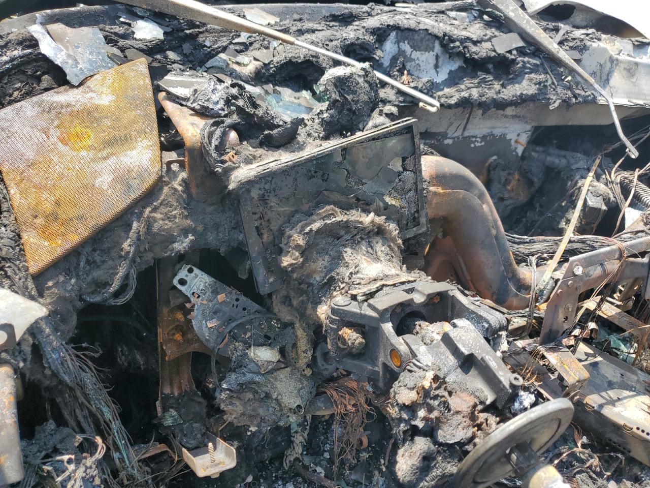 2016 GMC Yukon Xl Denali VIN: 1GKS2HKJ4GR385709 Lot: 60851905