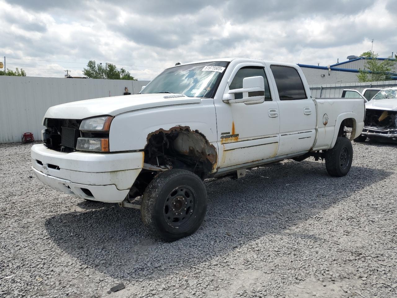 2005 Chevrolet Silverado 6.6L за продажба в Albany, NY - Rear End