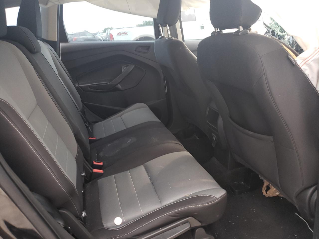 2019 Ford Escape S VIN: 1FMCU0F74KUB00163 Lot: 62375875